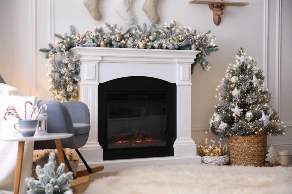 holiday mantelpiece decorations